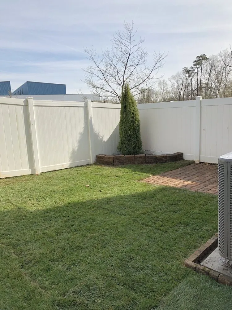 Reliable yard cleanup service experts serving Falls Church, VA - Hall's Landscaping