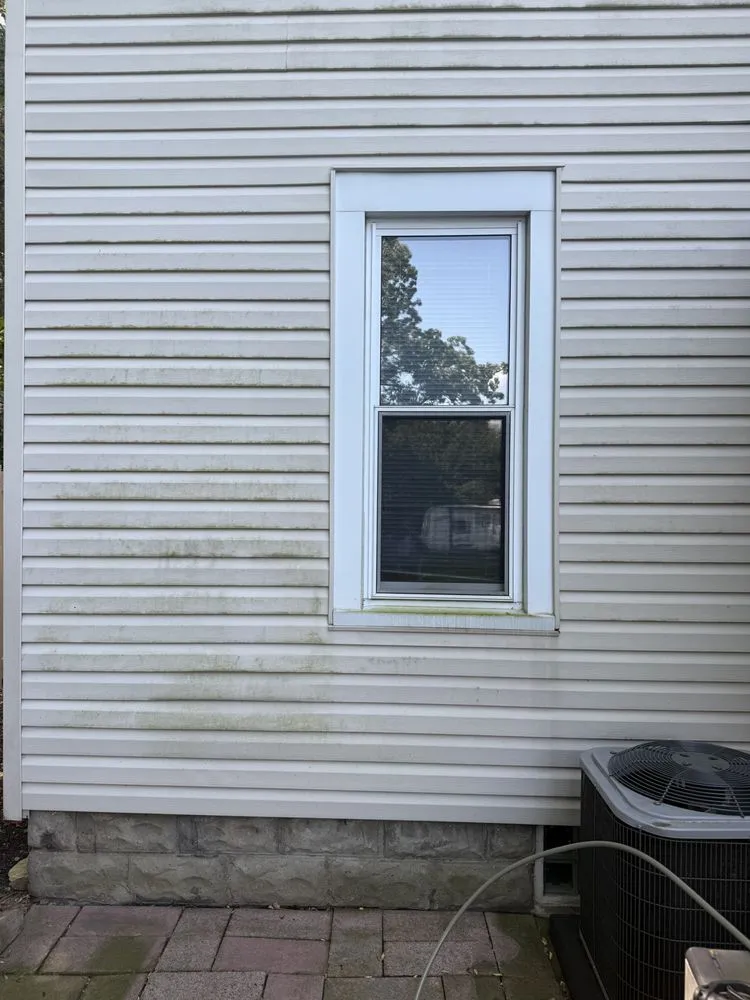 Local yard maintenance in Barberton, OH - Halls Outdoor Services