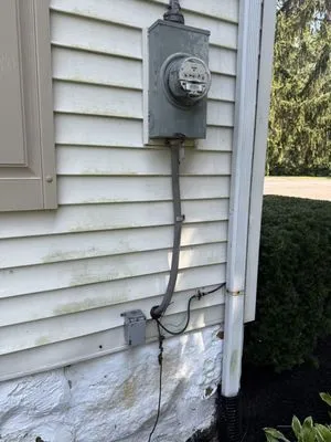 Halls Outdoor Services Logo