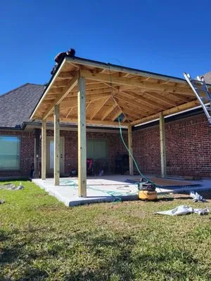 Halo Construction & Landscaping Logo