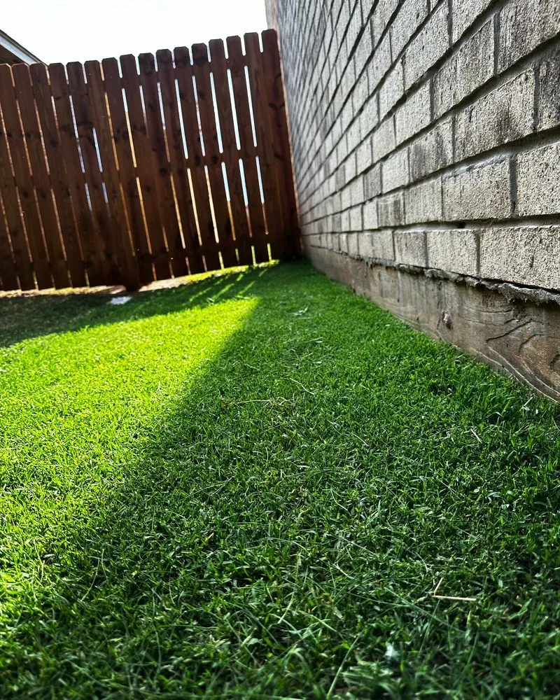 Professional yard maintenance with custom design in Oklahoma City, OK by HalSolaris Landscaping