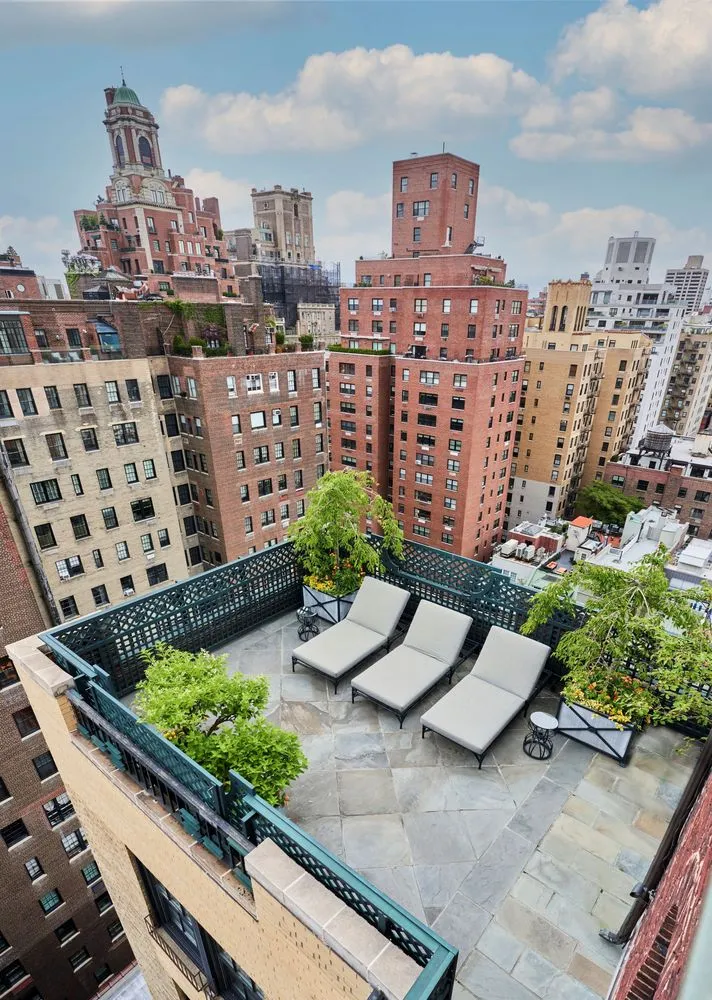 Trusted yard maintenance in Brooklyn, NY by Halsted Welles Associates