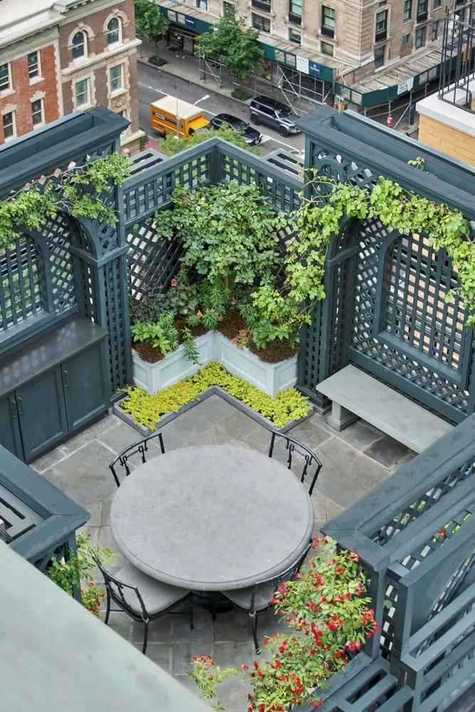 Reliable lawn care service in Brooklyn, NY by Halsted Welles Associates