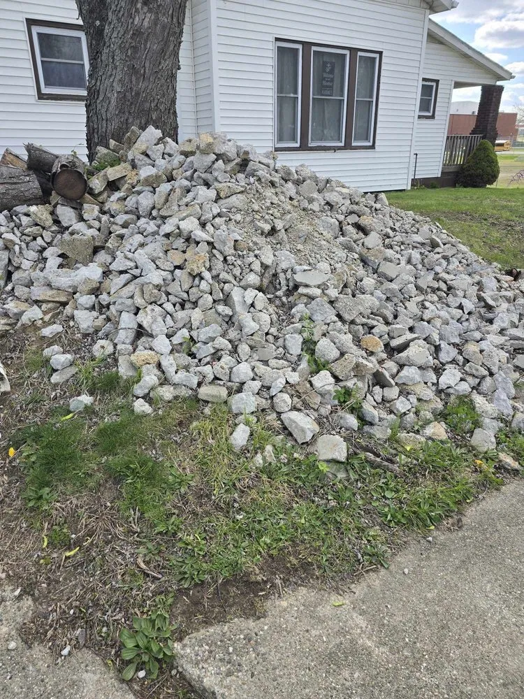 Local residential landscaping experts serving Petersburg, IN - Halton Liquidations