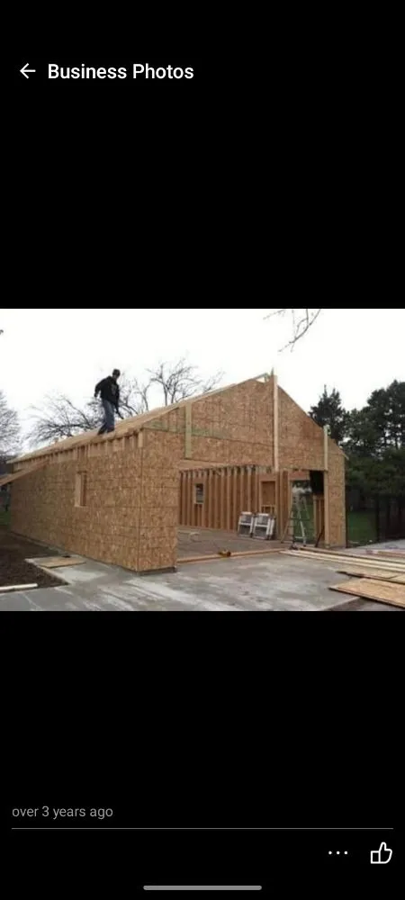 Custom landscape design for homes in Manito, IL by Hamby Construction