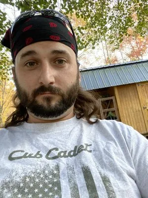 Hamby’s Lawn Care & Maintenance Logo