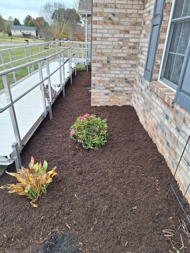 Top-rated landscaping services in Maryville, TN - Hamby's Lawncare and Landscaping