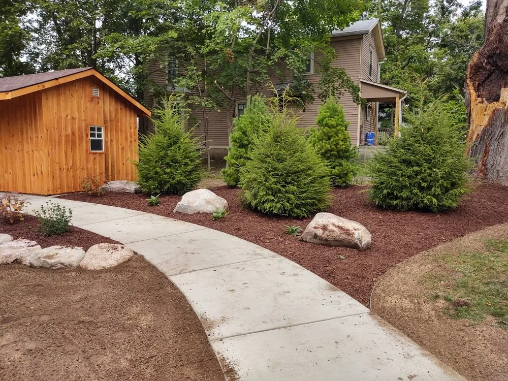 Top-rated yard cleanup service in Battle Creek, MI - Hamilton Landscape Supply & Nursery