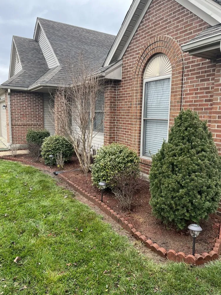 Top-rated yard cleanup service in Owensboro, KY by Hamilton Lawn & Landscape