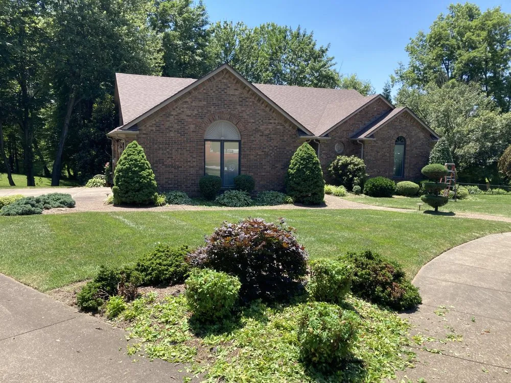 Top-rated residential landscaping in Owensboro, KY by Hamilton Lawn & Landscape