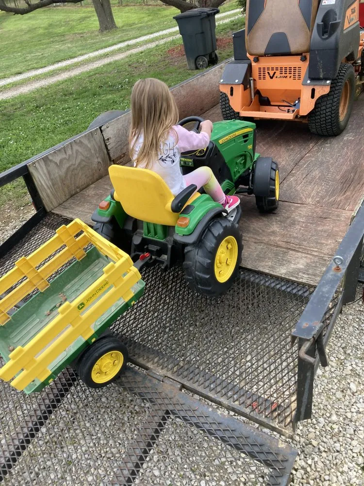 Trusted outdoor landscaping for beautiful yards in Owensboro, KY by Hamilton Lawn & Landscape