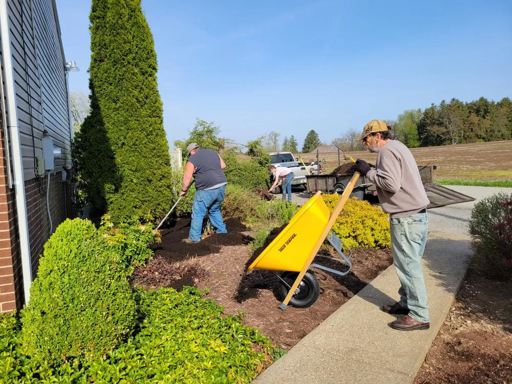 Expert lawn care service in Karns City, PA - Hamiltons lawncare landscaping