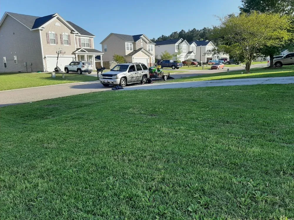 Top-rated yard maintenance in Ladson, SC - Hamilton's sharp cuts