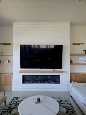 Hammer & Jay Solutions Logo