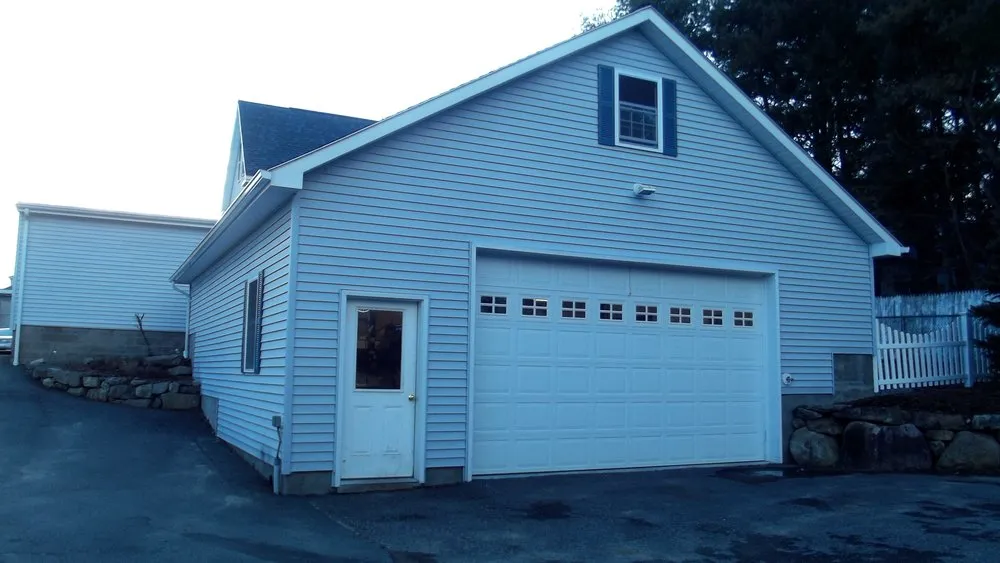 Custom outdoor landscaping experts serving Littleton, NH - Hammerdown Construction