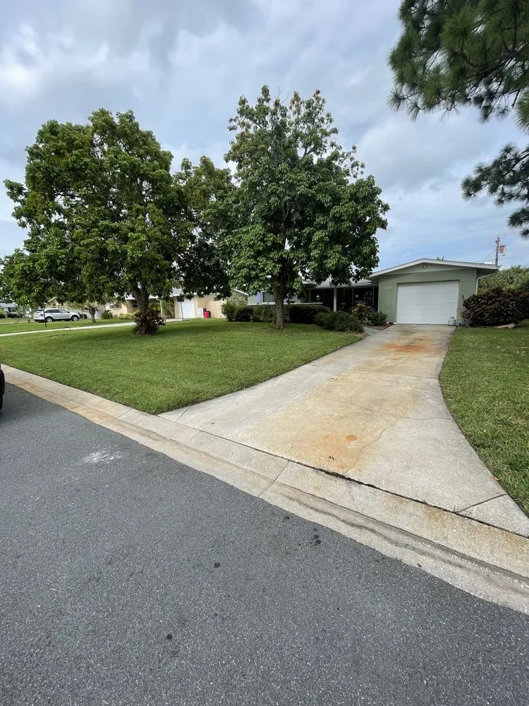 Top-rated garden landscaping with custom design across Bradenton, FL - Hampton Landscaping