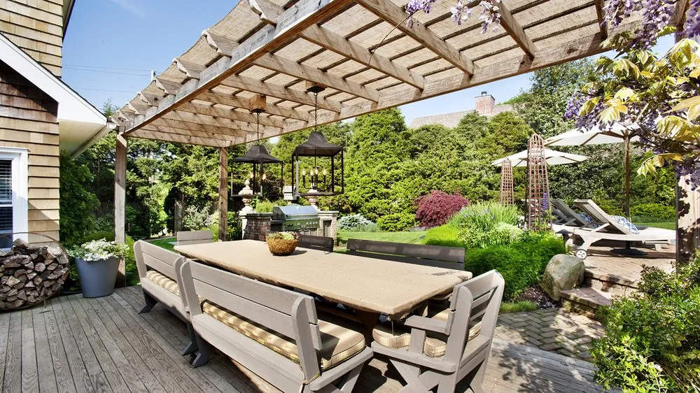 Local landscaping services experts serving Mattituck, NY - Hamptons Silverleaf Landscaping Design