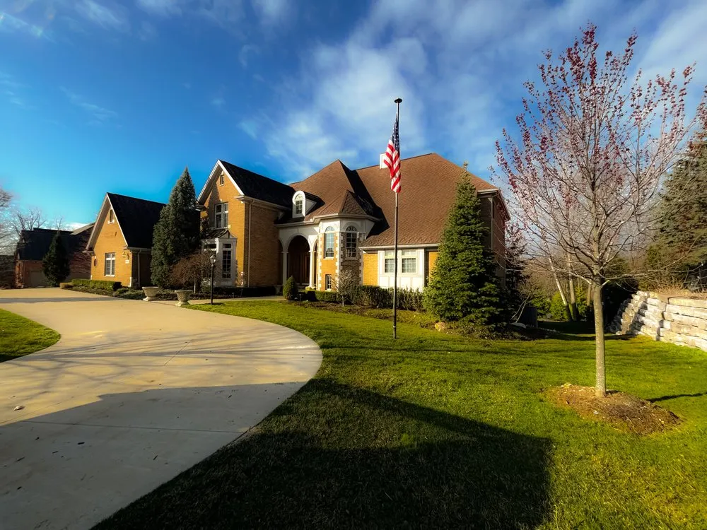 Expert yard cleanup service experts serving Detroit, MI - Hamtramck Lawn