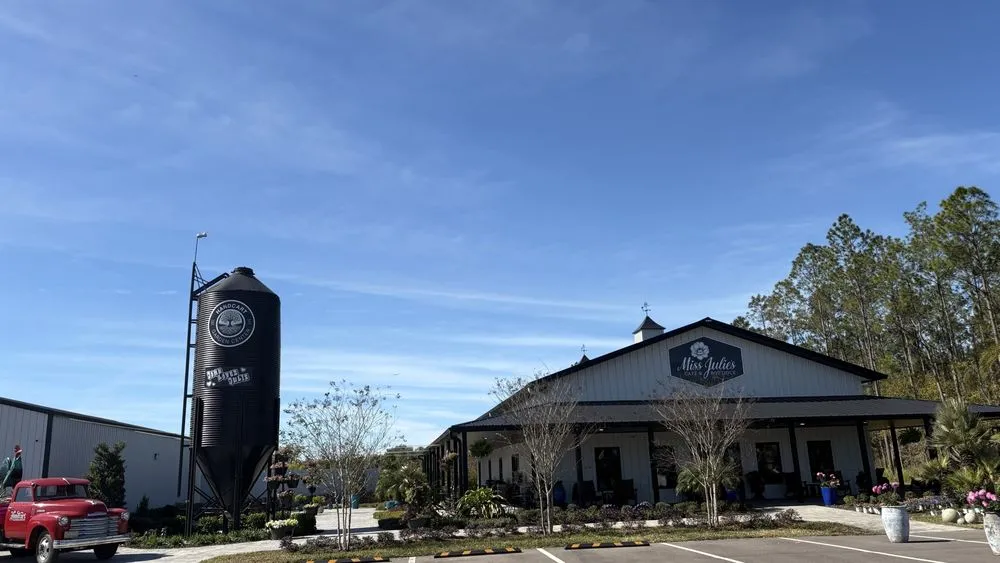 Top-rated lawn mowing service in Dade City, FL - Handcart Garden Center