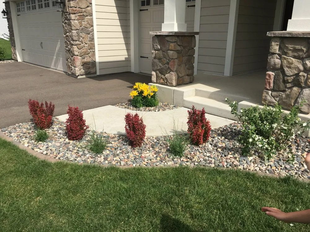 Reliable lawn care service in Lake Elmo, MN by Handemann Property Services