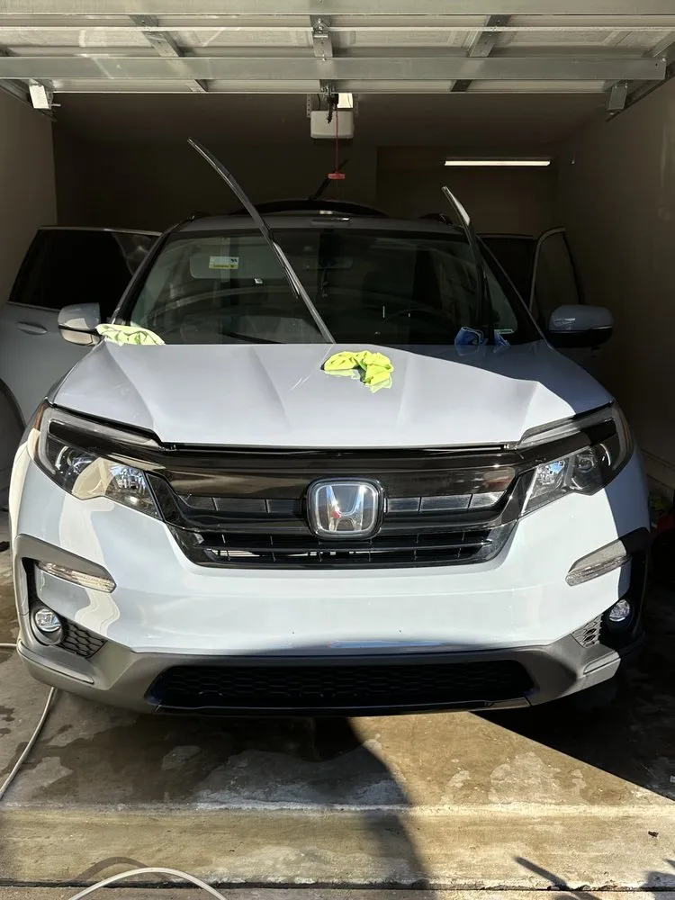 Top-rated lawn mowing service in Jacksonville, FL - Hands On