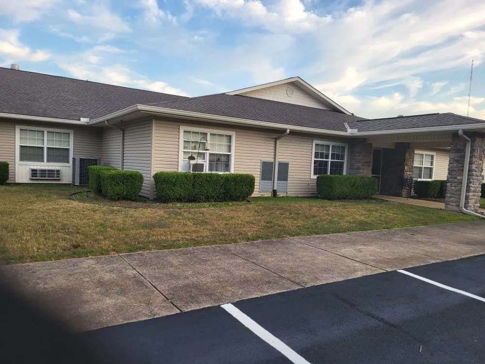 Trusted lawn care service in Hot Springs, AR by Hands On Lawn Care Service