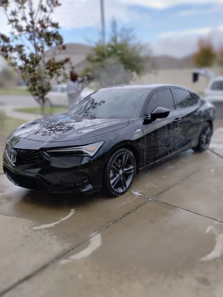 Top-rated landscape design in Gibsonton, FL - Hands On Mobile Wash