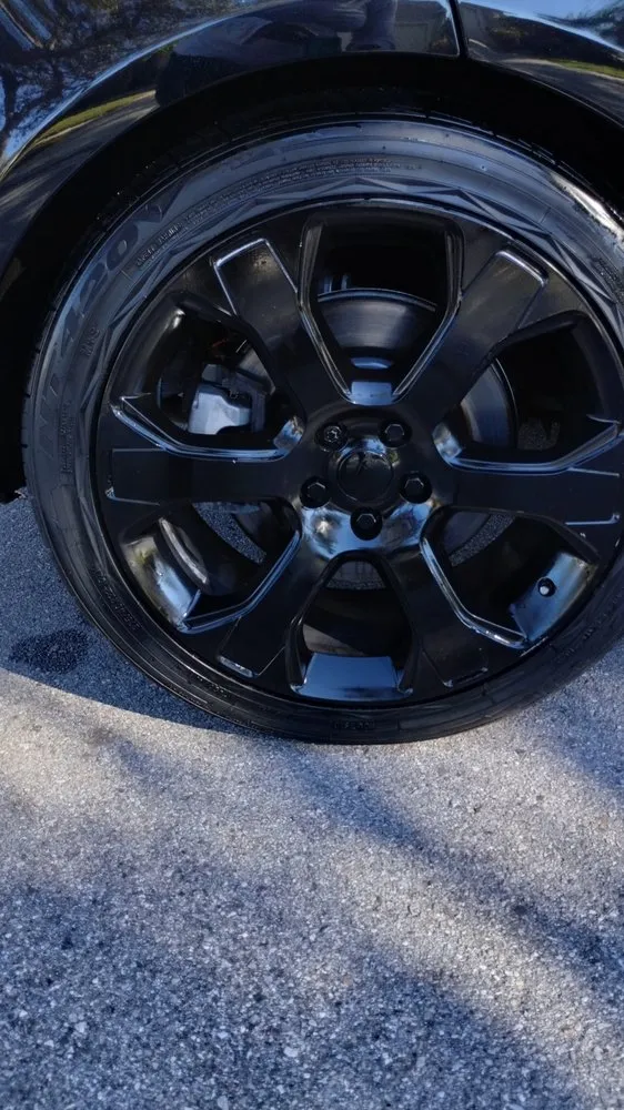 Professional yard cleanup service for homes across Gibsonton, FL - Hands On Mobile Wash