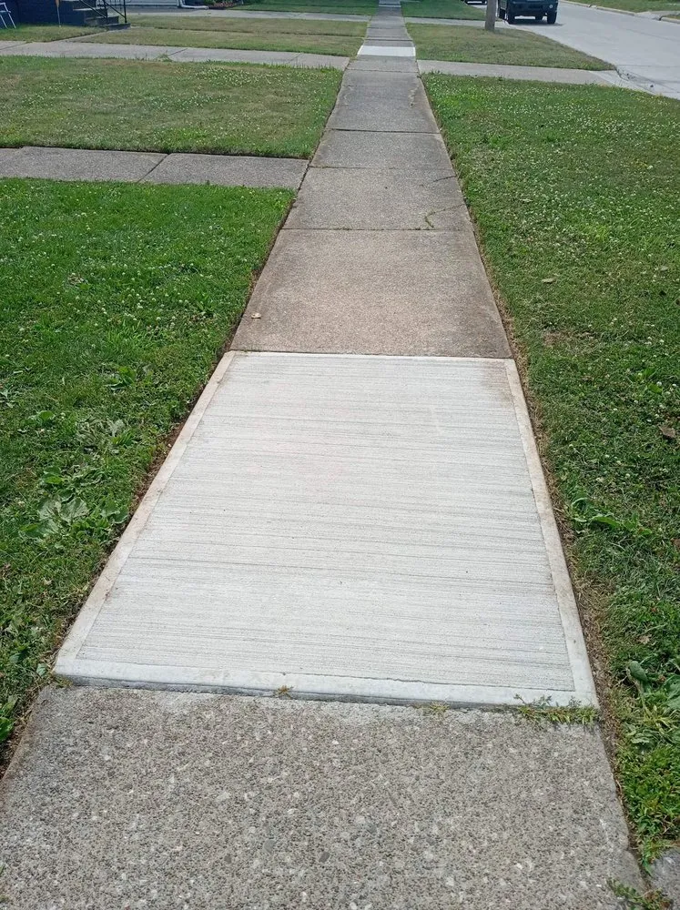 Local yard maintenance in Lorain, OH by Handsdown Landscaping