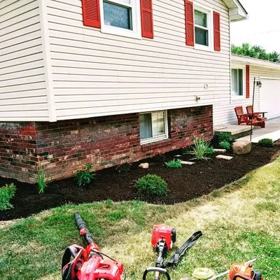 Handsdown Landscaping Logo