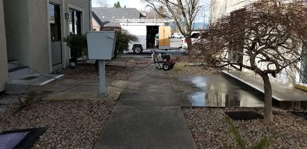 Top-rated yard cleanup service experts serving Central Point, OR - Handy Andy's Home Services