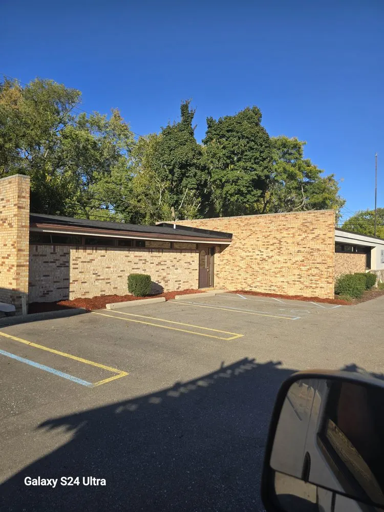 Reliable yard maintenance for homes in Warren, MI by Handy Danny