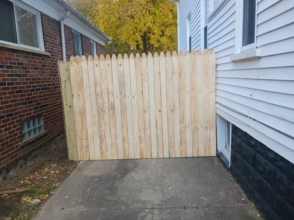 Custom yard maintenance with custom design across Detroit, MI - Handy Family