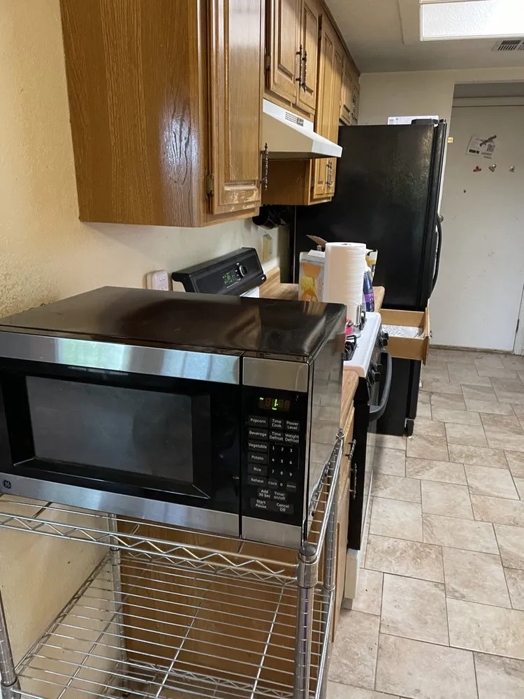 Custom yard cleanup service for year-round maintenance across Bixby, OK - Handy Girl For Rent