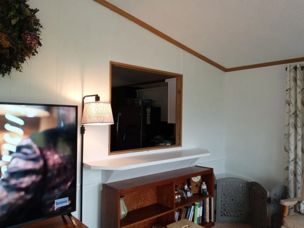 Professional lawn care service experts serving Brooksville, FL - Handy Girl Services