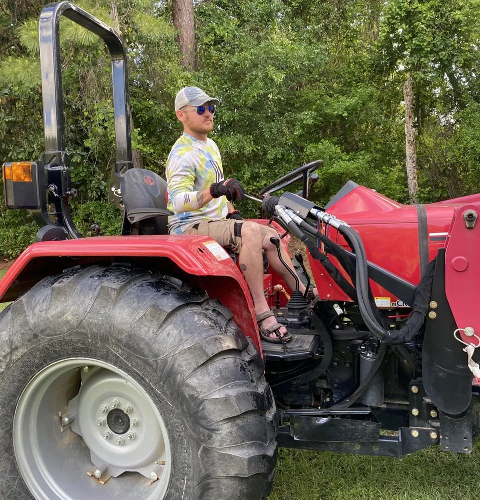 Reliable garden landscaping in Georgetown, SC by Handy Hands Home And Lawn Services