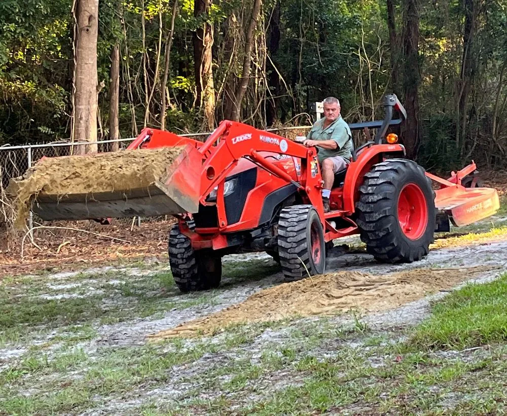 Top-rated yard cleanup service in Georgetown, SC by Handy Hands Home And Lawn Services