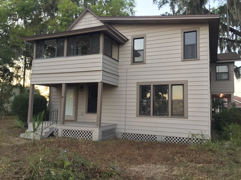 Custom yard cleanup service in Auburndale, FL by Handy Helpers Home Services