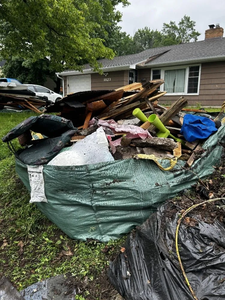 Affordable lawn care service for residential properties across St. Louis Park, MN - Handy Housewife's Hauling