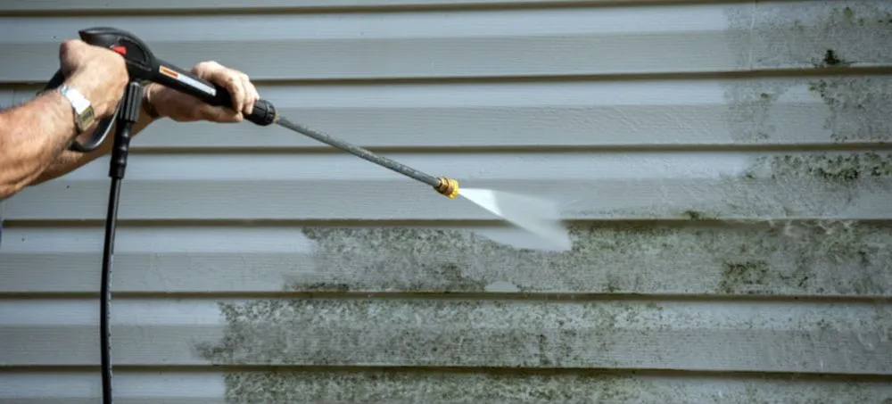 Expert lawn care service experts serving Milton, FL - Handy Hudson