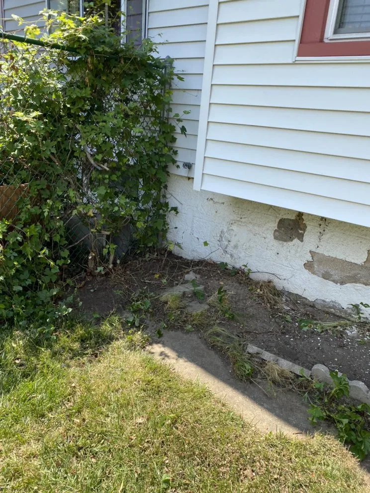 Professional yard maintenance for homes in Blackwood, NJ by Handy lawn