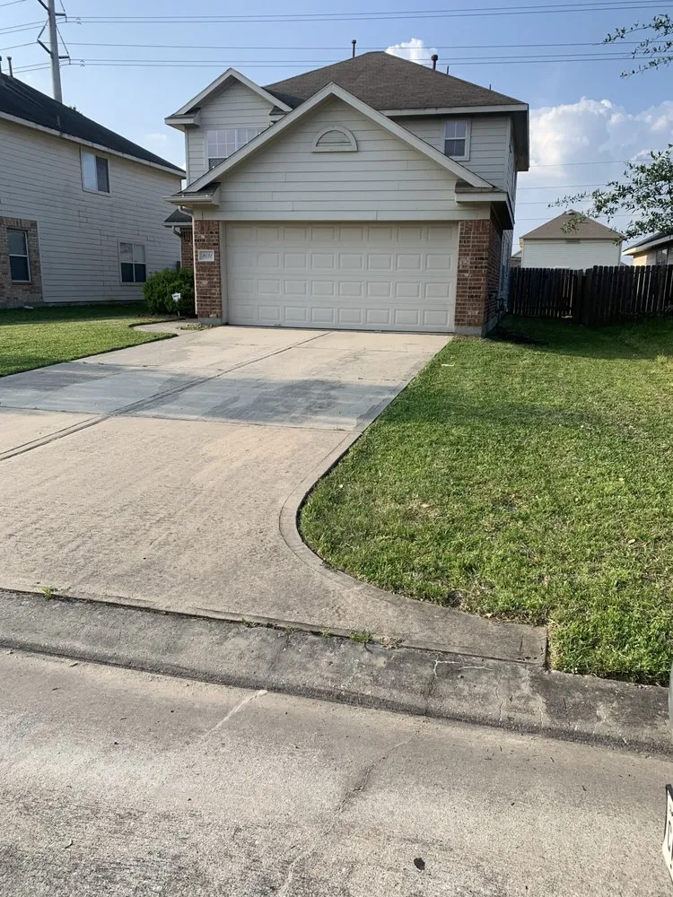 Expert lawn mowing service in Haines City, FL - Handy Lawn Services