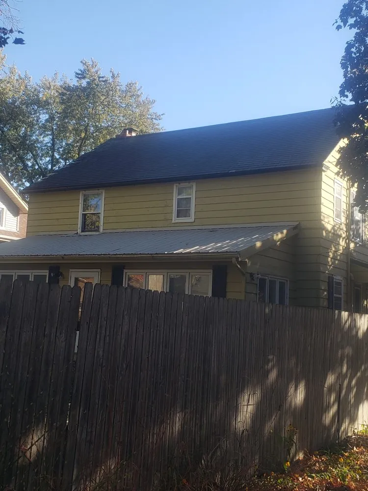 Top-rated landscaping services for homes in Rockford, IL by Handy Man Vic