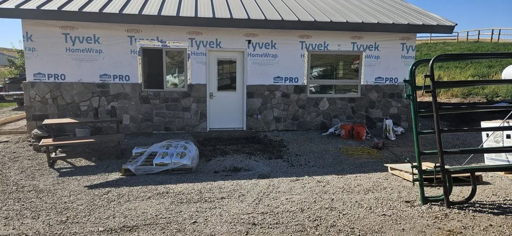 Expert yard cleanup service in Pocatello, ID by Handy Mannys