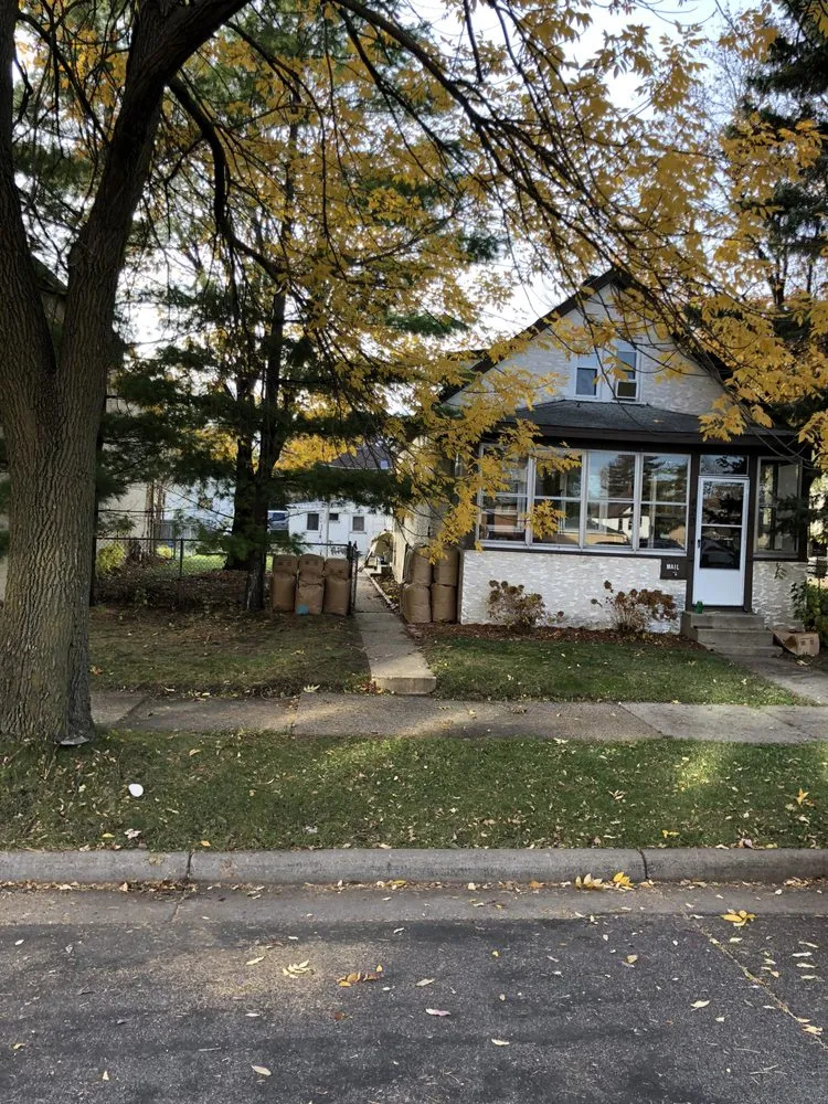 Affordable outdoor landscaping experts serving Minneapolis, MN - Handy Randy's Yard Service