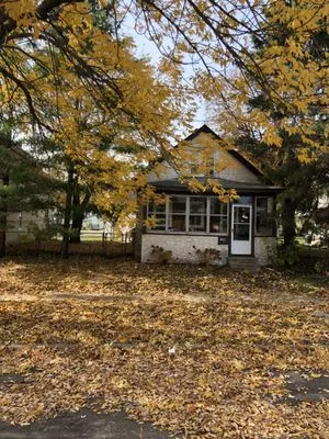 Handy Randy's Yard Service Logo