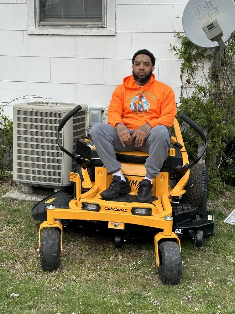 Reliable yard maintenance in Richmond, VA - Handy Rays