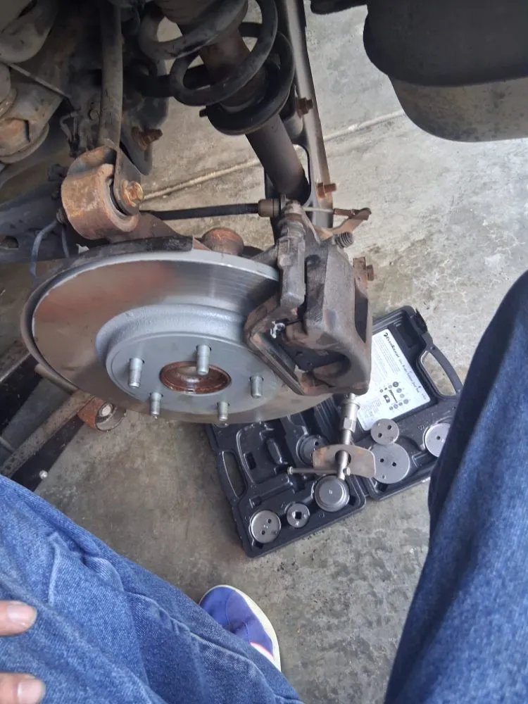 Affordable yard maintenance in Greenwood, IN by Handy Rob's Mobile Maintenance Service