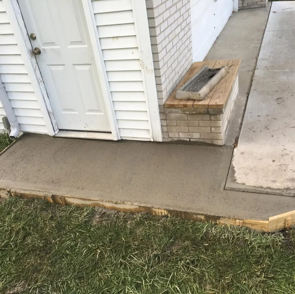 Professional yard cleanup service for year-round maintenance in Romulus, MI by Handyman & Lawn