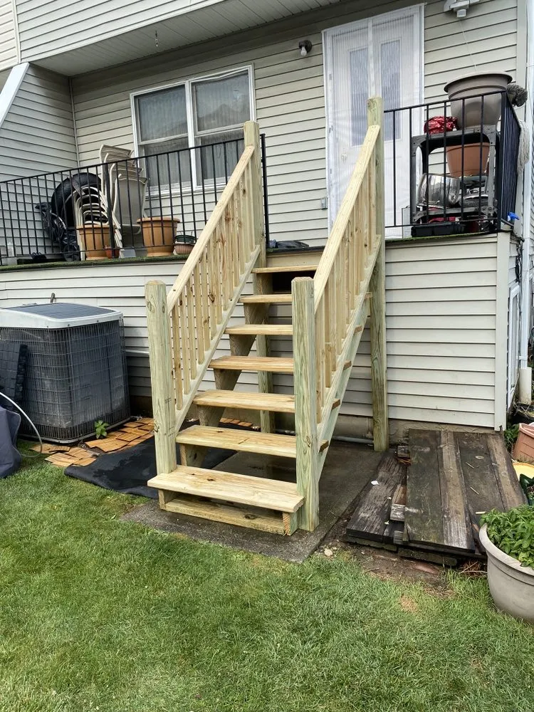 Custom yard cleanup service for homes in New York, NY by Handyman Esquivel And Landscaping